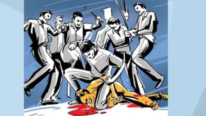 మద్యం తాగడానికి, గొడ్డు మాంసం తినడానికి నిరాకరించాడని కర్రలతో దాడి... !