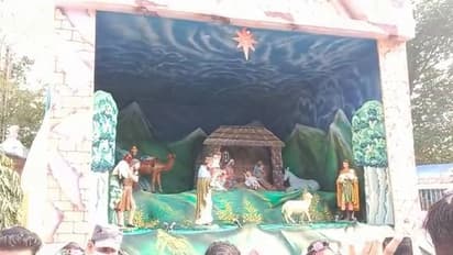 Christmas 2021: শীতের আমেজ গায়ে মেখে ব্যান্ডেল চার্চ ও ইমামবাড়াতে উপচে পড়া ভিড় বড়দিনে