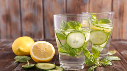ঘরেই তৈরি করুন ডিটক্স ওয়াটার, মুখ হবে উজ্জ্বল ওজন কমবে ঝটপট