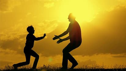 Life Management: पिता ने बच्चे को नक्शे के टुकडे जोड़कर लाने को कहा, बच्चे ने ये काम आसानी से कर दिया…कैसे?