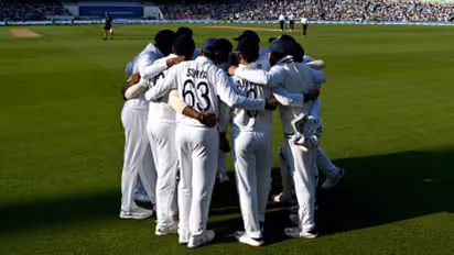 அவங்க 2 பேரும் இனிமேல் வேலைக்கு ஆகமாட்டாங்க.. தூக்கி போடுங்க டிராவிட்..! தினேஷ் கார்த்திக் கருத்து