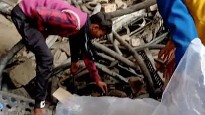 तस्वीरों में देखें कितना भयानक था बिहार फैक्ट्री हदासा: किसी का हाथ मिला तो किसी का पैर, टुकड़ों में थी लाशें