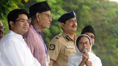 RoundUp 2021: মমতা নাকি অভিষেক, বিধানসভা থেকে শুরু করে পুরযুদ্ধ শেষে জনপ্রিয়তার শীর্ষে কে