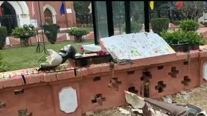 ভেঙে দেওয়া হল যীশুর মূর্তি, ক্রিসমাসের মধ্যেই চার্চে দুষ্কৃতী হামলা