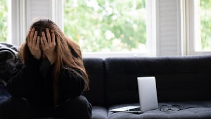 Astrology tips: డిప్రెషన్ తో బాధపడుతున్నారా.. ఇలా చేసి చూడండి...!