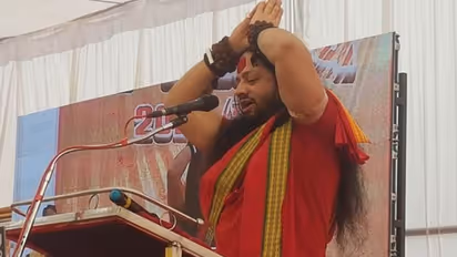 अब रायपुर की धर्म संसद में गांधीजी को अपशब्द, गोडसे की तारीफ, 2 दिन पहले हरिद्वार में भड़काऊ बातें कही गई थीं