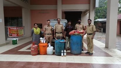 Illegal Liquor : പെരുവള്ളൂരില് വന് വ്യാജമദ്യവേട്ട; 370 ലിറ്റര് കോടയും 12 ലിറ്റര് ചാരായവും പിടികൂടി