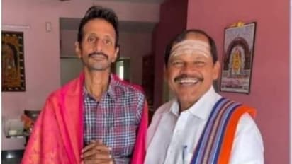 பிஞ்ச செருப்பும் & புறம்போக்கும்… கிஷோர் கே.சாமியை வச்சு செய்யும் நெட்டிசன்கள்..!