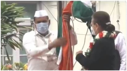 137 ஆண்டு விழா கொண்டாட்டத்தில் காங்கிரஸ் கட்சிக்கு இப்படியொரு பரிதாபமா..? அதுவும் சோனியா காந்தி மீதே..!