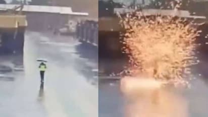 Scary Video: ವ್ಯಕ್ತಿಗೆ ಸಿಡಿಲು ಬಡಿದ ಭಯಾನಕ ದೃಶ್ಯ ಸಿಸಿಟಿವಿಯಲ್ಲಿ ಸೆರೆ