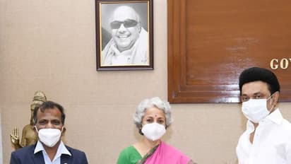 WHO விஞ்ஞானியே இப்ப நம்ம CM வுடன்... ஒமைக்ரான் தலைதெறிக்க ஓடப்போகுது..