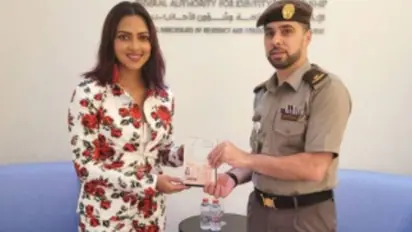 Amala Paul : യുഎഇയുടെ ഗോള്ഡൻ വീസ സ്വീകരിച്ച് അമലാ പോള്