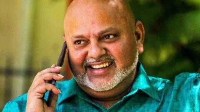 அடக் கடவுளே.. பிரபல இயக்குனருக்கு ஒமிக்ரான் தொற்று.. மருத்துவமனையில் அனுமதி..