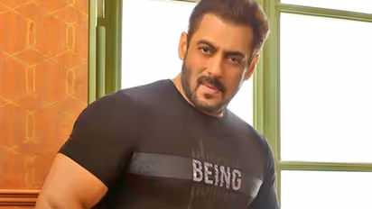 Salman Khan rides an auto-rickshaw around Panvel, gets trolled brutually