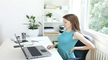 প্রায়শই ভুগছেন কোমরে ব্যথার সমস্যায়? এই পাঁচ কাজ থেকে বিরত থাকুন, মিলবে উপকার