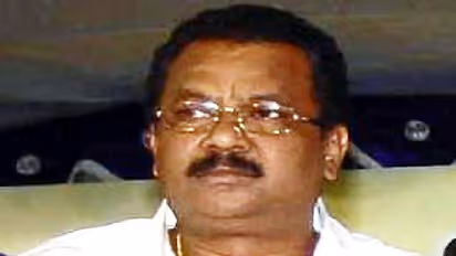 யோக்கியரு கோடிகளை சம்பாதிச்சது எப்படியாம்? கொண்டாந்து கொட்டச் சொல்லுங்க: மாஜியை மட்டையடி அடிக்கும் திமுக