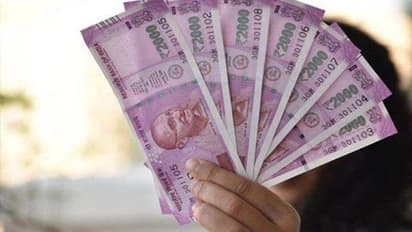 Guru Peyarchi: குருவின் வக்ர பெயர்ச்சியால்...இன்னும் இரண்டு நாட்களில் குபேரனின் பண மழையில் நனையும் ராசிகள்...