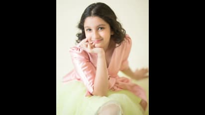 అందంలో తండ్రికి తగ్గ కూతురు... క్యూట్ ఫోటో షూట్ తో మనసులు దోచేస్తున్న మహేష్ గారాల పట్టి సితార