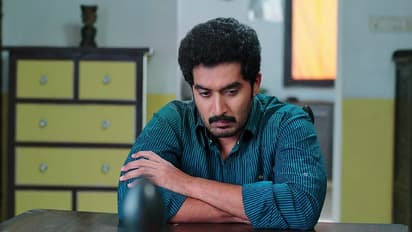 Karthika Deepam: హిమను దత్తత తీసుకుంటానని షాక్ ఇచ్చిన రుద్రాణి.. వంటలక్క, డాక్టర్ బాబు ఏం చెయ్యనున్నారు?