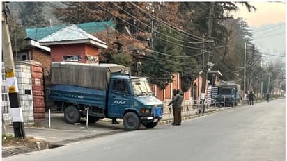 ముగ్గురు మాజీ సీఎంల గృహ నిర్బంధం.. ఆందోళనలను అడ్డుకోవడానికి బలగాల చర్యలు