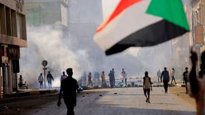 സുഡാൻ രക്ഷാ ദൗത്യം: തയ്യാറാകാൻ വ്യോമ-നാവിക സേനകൾക്ക് നിർദ്ദേശം, കടൽമാർഗം ഒഴിപ്പിക്കലിന് ഊന്നൽ