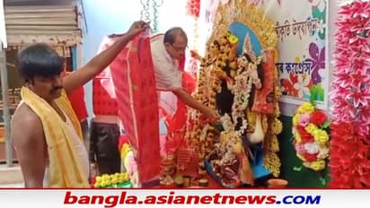 প্রথা ভেঙে পৌষের বারবেলাতেই দেবীর অকাল বোধন, নতুন বছরে সোনারপুরের দুর্গাপুজো ফেলেছে সাড়া