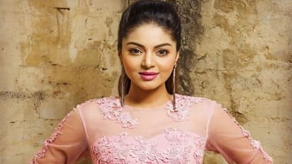 `బిగ్‌బాస్‌`పై హీరోయిన్‌ షాకింగ్‌ కామెంట్‌.. యూజ్‌ లెస్‌ అంటూ..