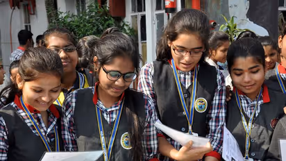 School Reopen: রাজ্যে ৩ ফেব্রুয়ারি খুলছে স্কুল, সরস্বতী পুজোর প্রস্তুতিও নিতে পারবে পড়ুয়ারা