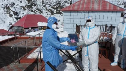 Border Friendship ಹೊಸ ವರ್ಷಕ್ಕೆ ಪಾಕಿಸ್ತಾನ, ಚೀನಾ ಸೇನೆಗೆ ಸಿಹಿ ಹಂಚಿ ಮಹತ್ವದ ಸಂದೇಶ ಸಾರಿದ ಭಾರತೀಯ ಸೇನೆ!