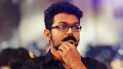 மிரட்டப்படுகிறாரா தளபதி விஜய்? ‘உள்ளே வராதே!’ன்னு தடுப்பது யார்? மெர்சலாகும் மக்கள் இயக்கம்!