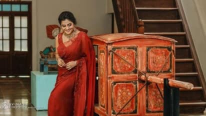 Ramya Nambeesan photoshoot: പുതുവര്ഷത്തെ പുത്തൻ ഫോട്ടോഷൂട്ടുമായി രമ്യാ നമ്പീശൻ