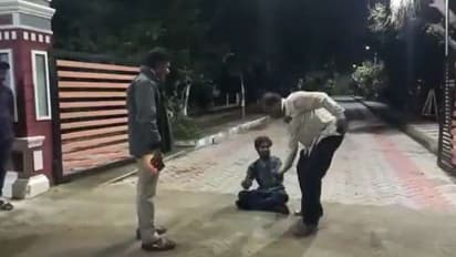 ஓங்கி அறைந்த இன்ஸ்பெக்டர்..தனி ஆளாக போராடிய கல்லூரி மாணவன்.. விழுப்புரத்தில் பரபரப்பு..