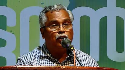Binoy Viswam : കോൺഗ്രസ് അനുകൂല പരാമർശം അനവസരത്തിൽ; സിപിഐ എക്സിക്യുട്ടീവ് യോഗത്തിൽ ബിനോയ് വിശ്വത്തിന് വിമർശനം