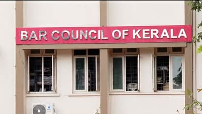 നാളെ പ്രതിഷേധ ദിനമായി ആചരിക്കാന് ബാര് കൗൺസിൽ, ആറ്റിങ്ങലിൽ അഭിഭാഷകർക്ക് നേരെയുണ്ടായ പൊലീസ് അതിക്രമത്തിനെതിരെ