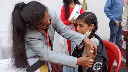 Covid  Vaccination :  ಚಿಕ್ಕಬಳ್ಳಾಪುರದಲ್ಲಿ 65,648 ಮಕ್ಕಳಿಗೆ ಕೋವ್ಯಾಕ್ಸಿನ್‌ ಲಸಿಕೆ