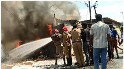 Fire Trivandrum : തീപിടിച്ചത് ആക്രി ഗോഡൗണില്;കെട്ടിടങ്ങളില് നിന്ന് ആളുകളെ ഒഴിപ്പിച്ചു,ശിവന്കുട്ടി സ്ഥലത്ത്