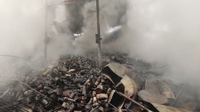 Fire Trivandrum : തലസ്ഥാനത്തെ ലൈസൻസില്ലാത്ത ആക്രിക്കടയ്ക്ക് പൂട്ടിടും, പരിശോധനക്ക് നിർദ്ദേശം