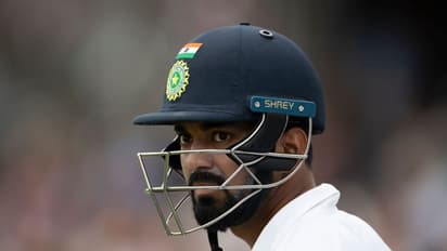 സിക്സടിച്ചതിന് പിന്നാലെ പുറത്ത്, 'എയറില്' നിന്നിറങ്ങാന് ആവാതെ കെ എല് രാഹുല്