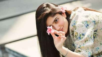 సాయిపల్లవి ధరించిన ఈ కుర్తా ధరెంతో తెలుసా..?