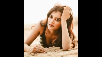 গাঢ় রোম্যান্সে বুঁদ না হয়ে নিজের মন কীভাবে ভাল রাখেন মধুমিতা, দেখে নিন ভিডিওতে