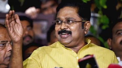 டாஸ்மாக் வருமானத்தை மட்டும் பார்ப்பதா..? மக்களையும் கொஞ்சம் பாருங்க..! போட்டு தாக்கிய டிடிவி தினகரன் !!