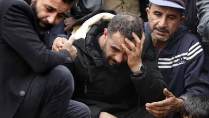 മുറി ചൂടാക്കാൻ കൽക്കരി കത്തിച്ചു, വിഷപ്പുക ശ്വസിച്ച അഭയാർത്ഥി അമ്മയും കുഞ്ഞുങ്ങളും മരിച്ചു