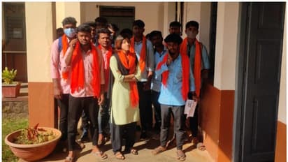 Hijab Controversy : കർണാടകയിൽ വീണ്ടും ഹിജാബ് ധരിക്കുന്നതിന് വിലക്ക്; 5 വിദ്യാർത്ഥിനികളെ പുറത്താക്കി