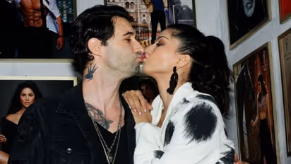 Sunny Leone remembers her heartbreaking story of surrogacy, check out