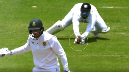 INDvsSA 2nd Test: రెండో టెస్టులో మరో వివాదం... బంతి నేలను తాకిన తర్వాత రిషబ్ పంత్ క్యాచ్ అందుకున్నాడా...