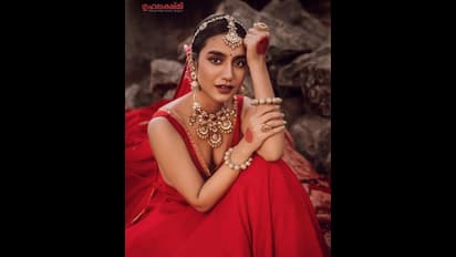 Priya Varrier photos :ஆண் நண்பருடன்நெருக்கமான போஸ்..கண்ணசைவு நாயகி பிரியா வாரியரின வைரலாகும் செல்ஃபி..