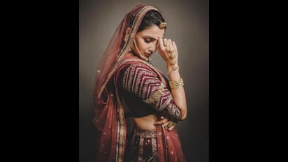 కుందనపు బొమ్మలా మెరిసిపోతూ సమంత కనువిందు.. ఇన్స్టా పోస్ట్ వైరల్.. గతాన్ని మర్చిపోలేకపోతుందా ?