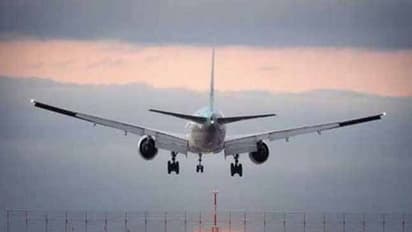 पाक ने ओमीक्रोन के खतरे के बीच जारी की नई ट्रैवल एडवाइजरी, RT-PCR रिपोर्ट लाना जरूरी