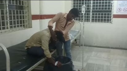 సత్తెనపల్లి: వైసిపి కౌన్సిలర్ వేధింపులు భరించలేక... ఇద్దరు యువకుల ఆత్మహత్యాయత్నం (Video)