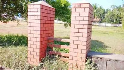 ഒരു നൂറ്റാണ്ടിന്റെ കഥ പറയാനുണ്ട് ഈ ചുവന്ന 'കടായിക്ക്'